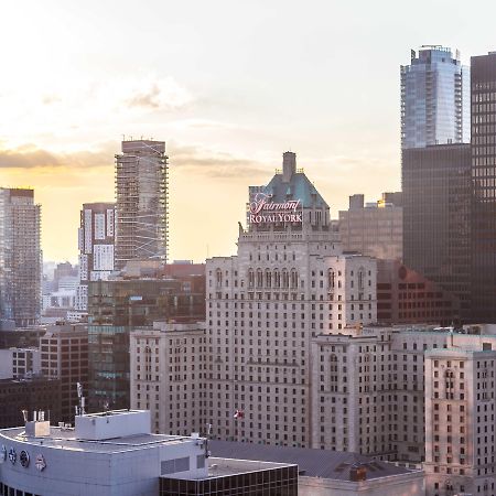 Fairmont Royal York Hotel Toronto Kültér fotó The hotel in 2015