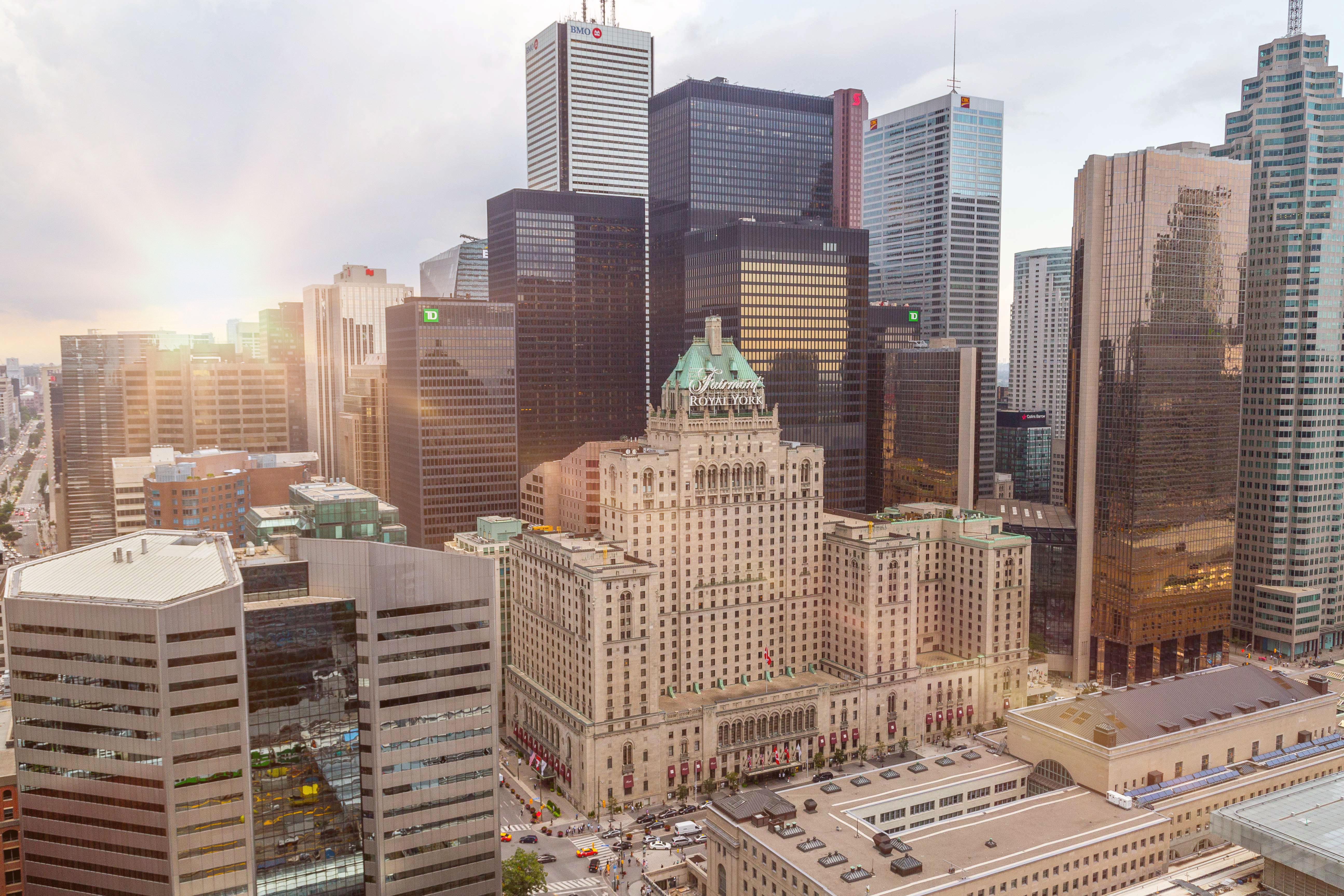 Fairmont Royal York Hotel Toronto Kültér fotó Aerial view of the hotel (2017)