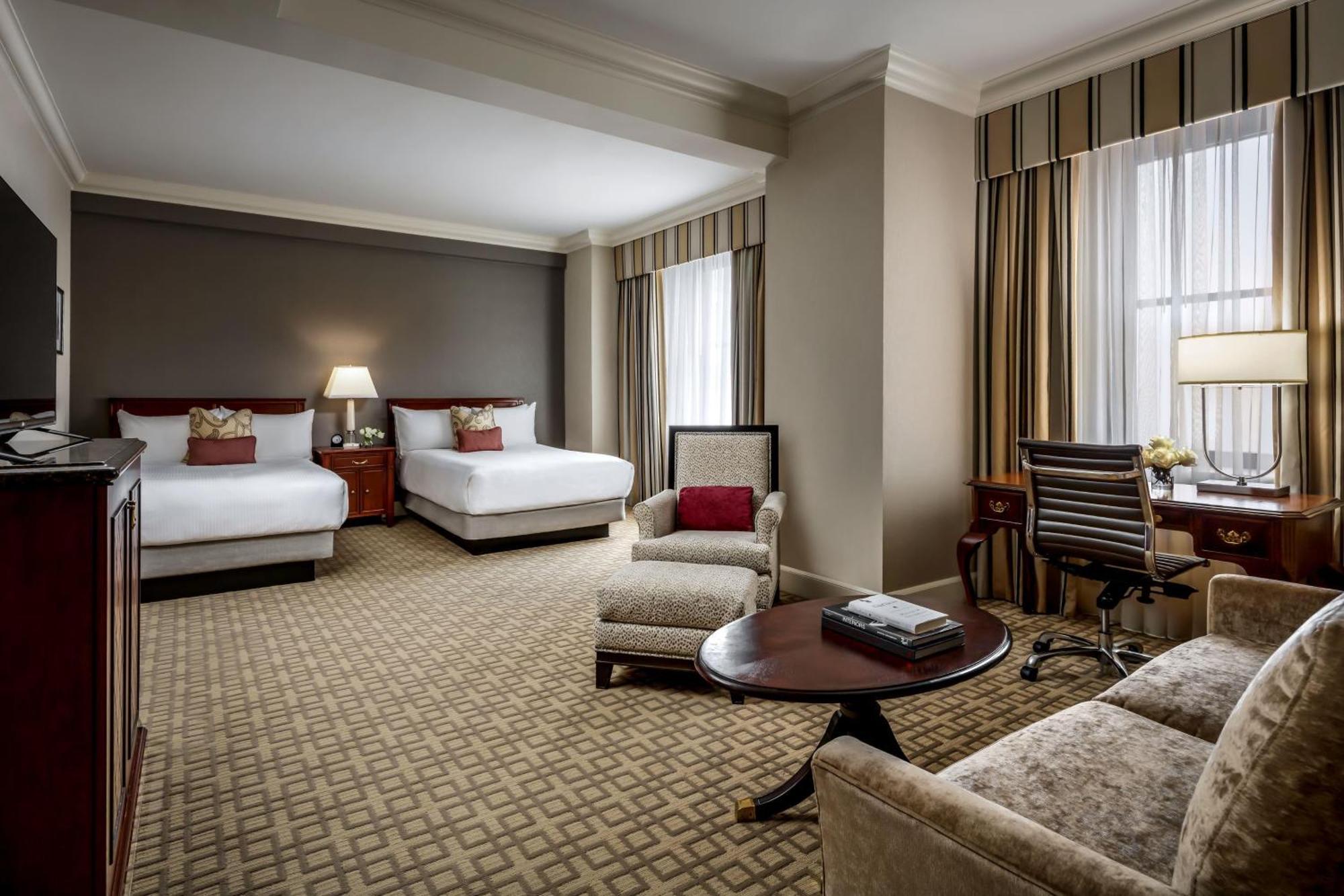 Fairmont Royal York Hotel Toronto Kültér fotó A suite at the Waldorf Astoria Washington DC