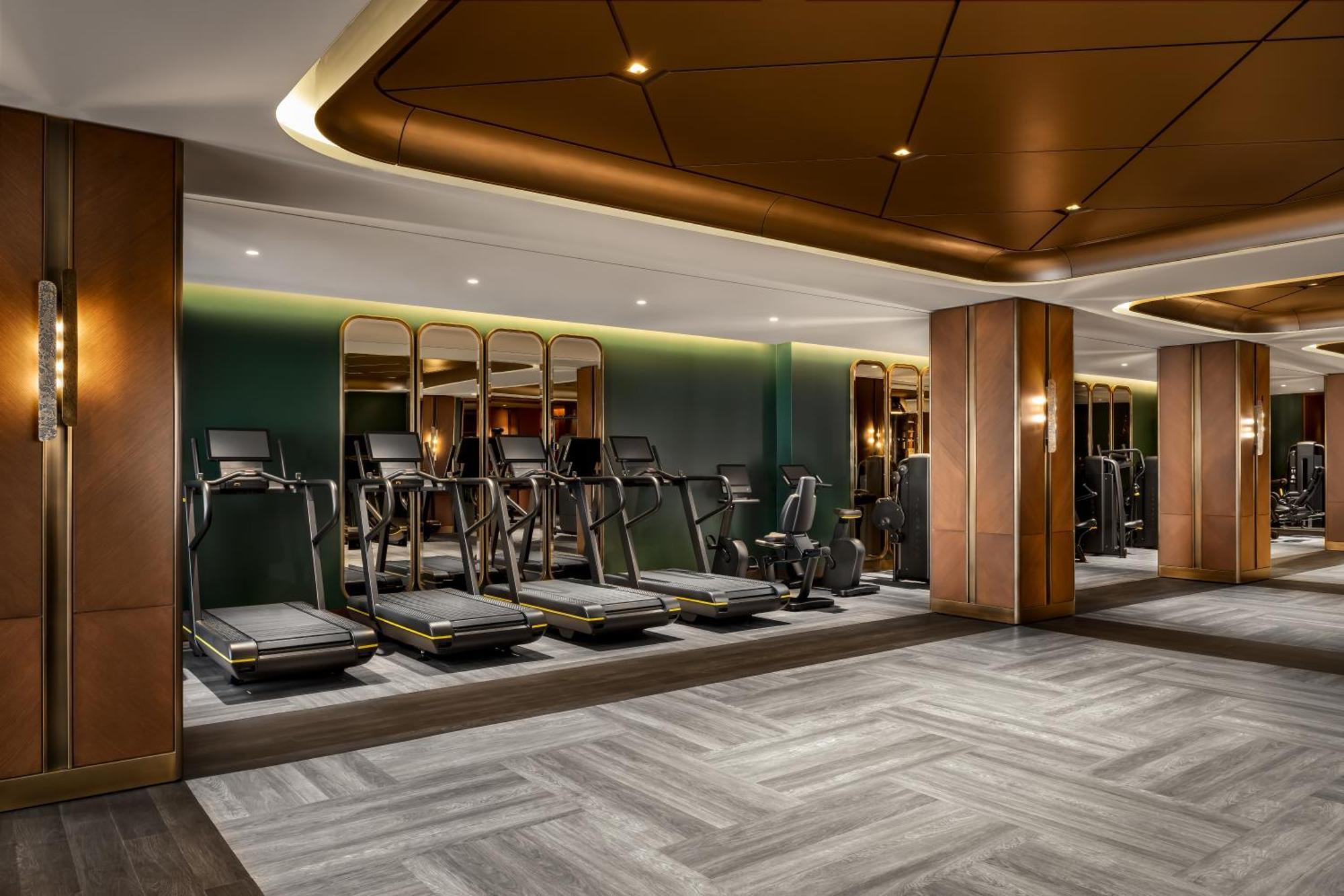 Fairmont Royal York Hotel Toronto Kültér fotó The gym at The Hari